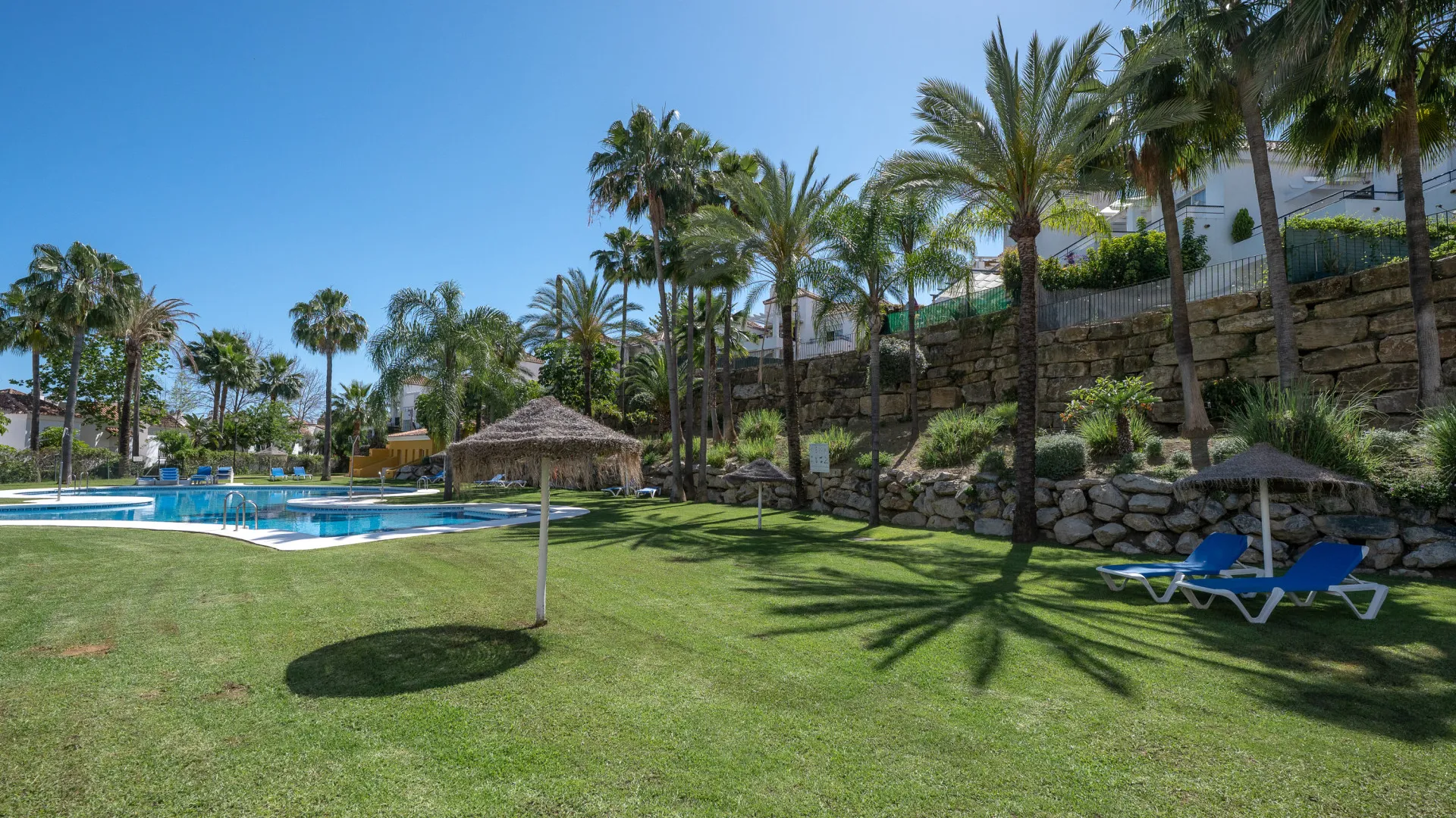 Nueva Andalucia, apartamento de 2 dormitorios a la venta