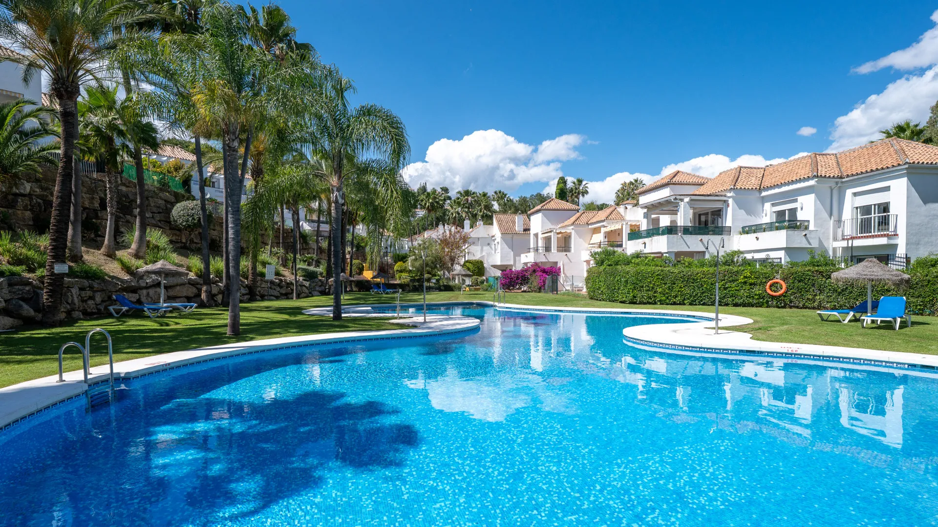 Nueva Andalucia, apartamento de 2 dormitorios a la venta