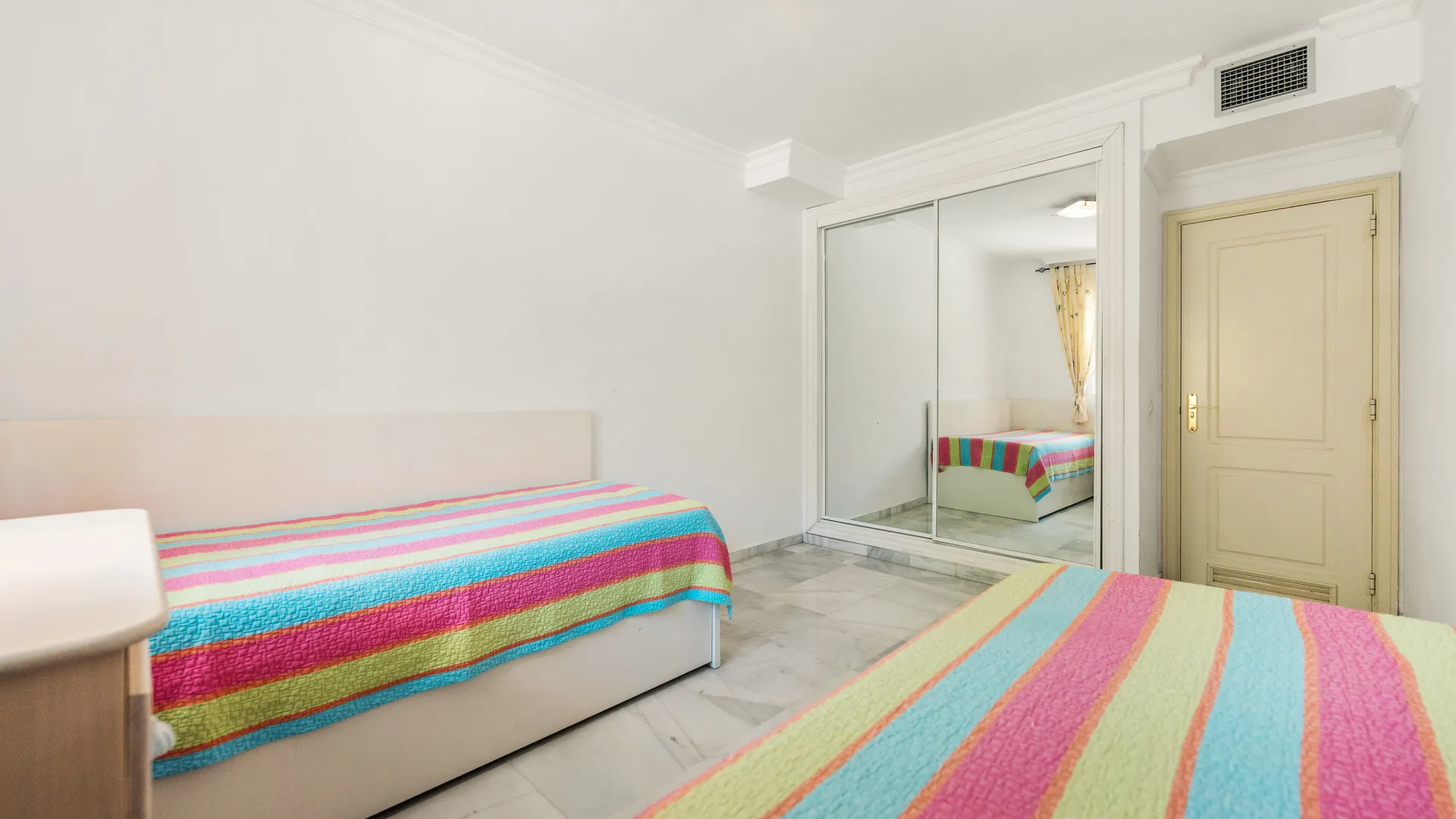 Nueva Andalucia, apartamento de 2 dormitorios a la venta