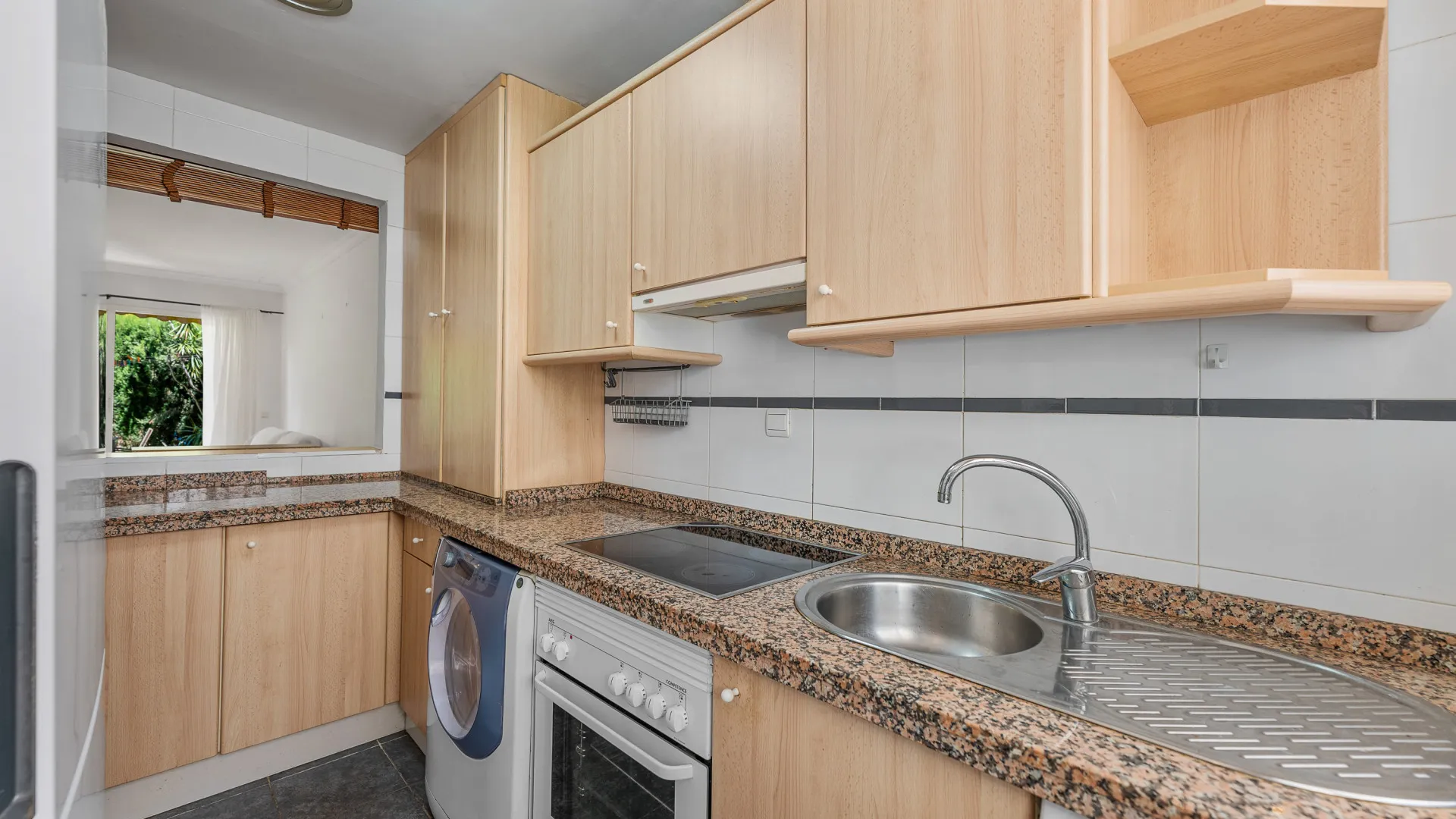Nueva Andalucia, apartamento de 2 dormitorios a la venta