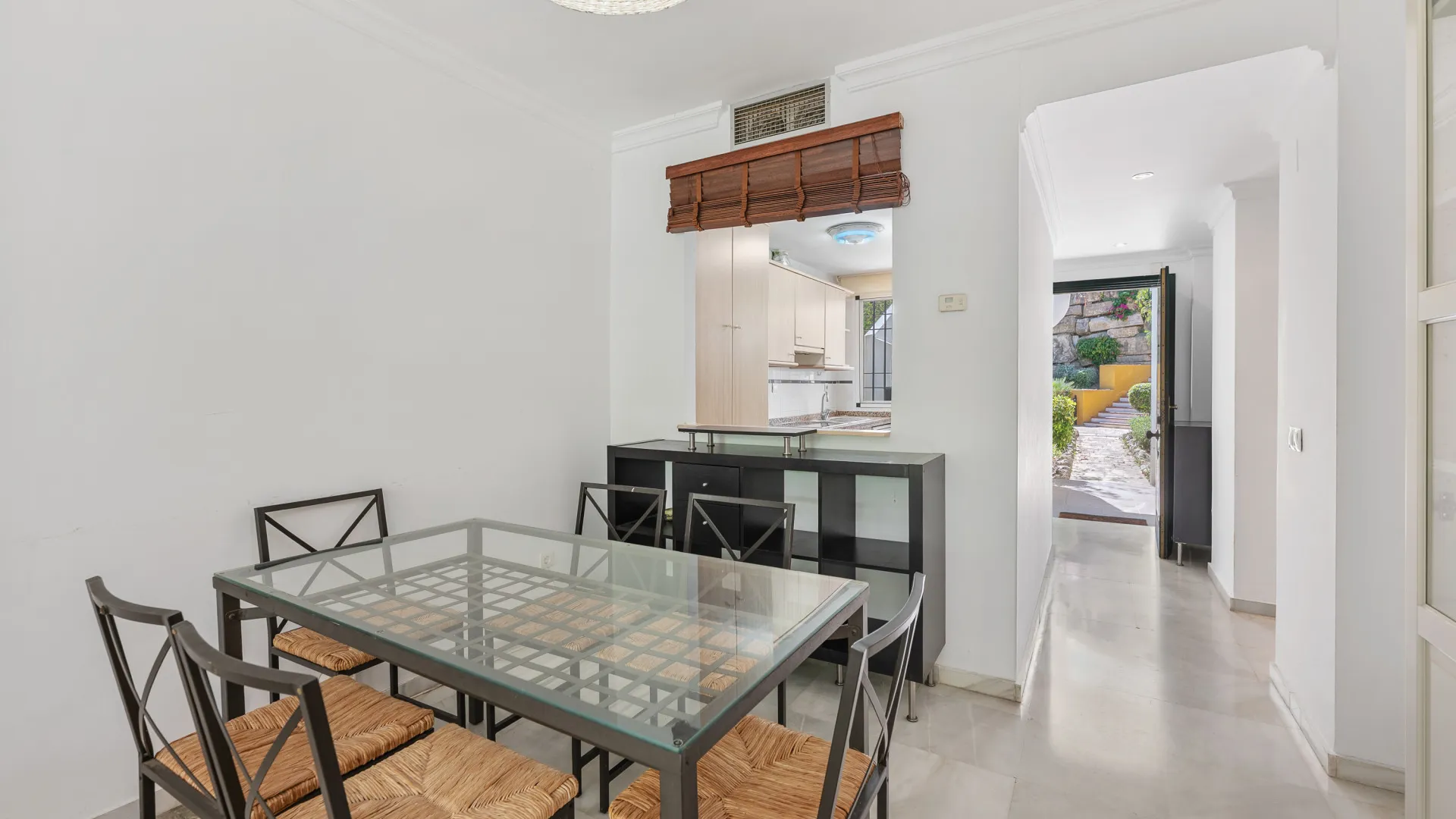 Nueva Andalucia, apartamento de 2 dormitorios a la venta