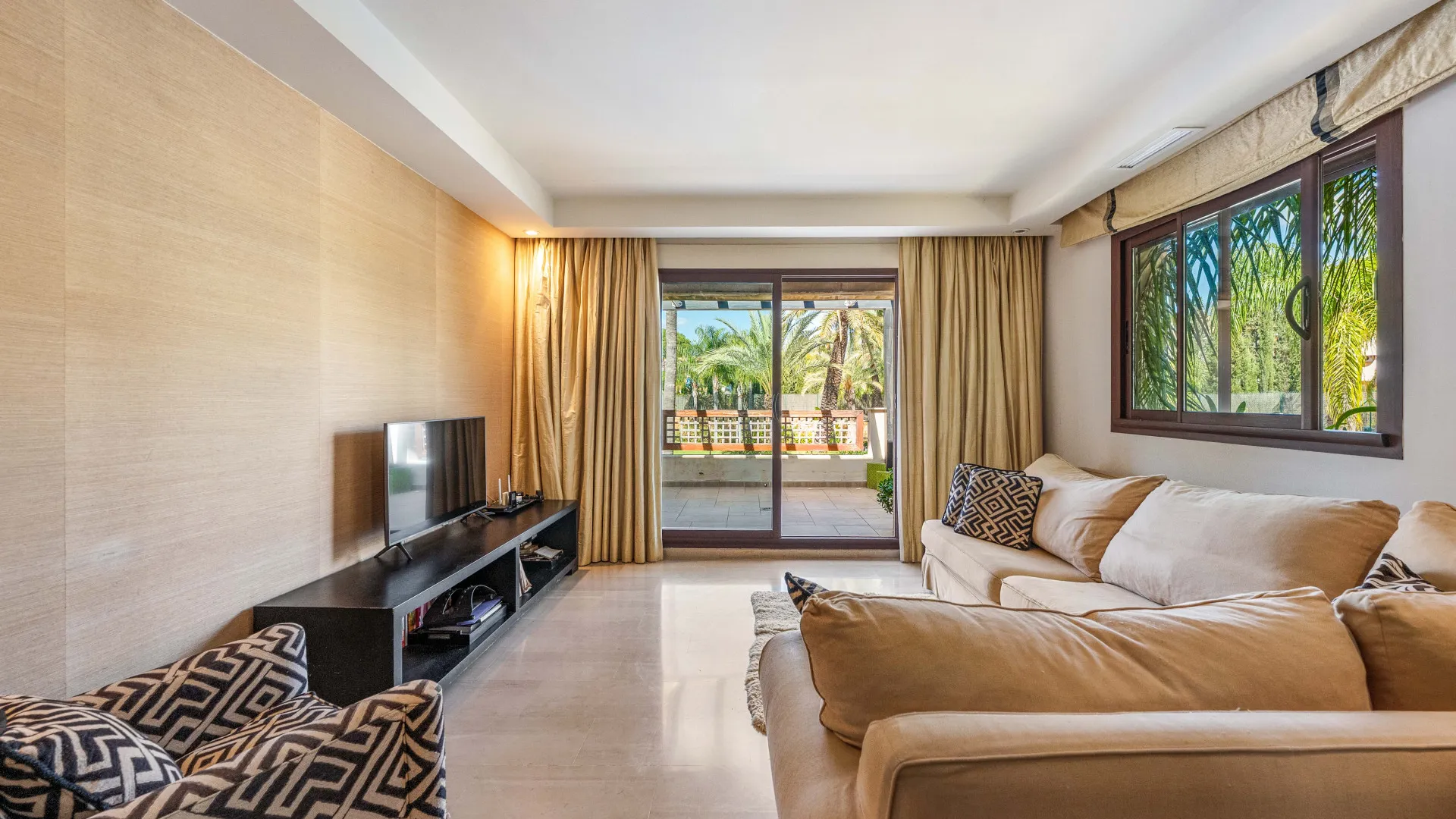 Nueva Andalucia apartment for sale