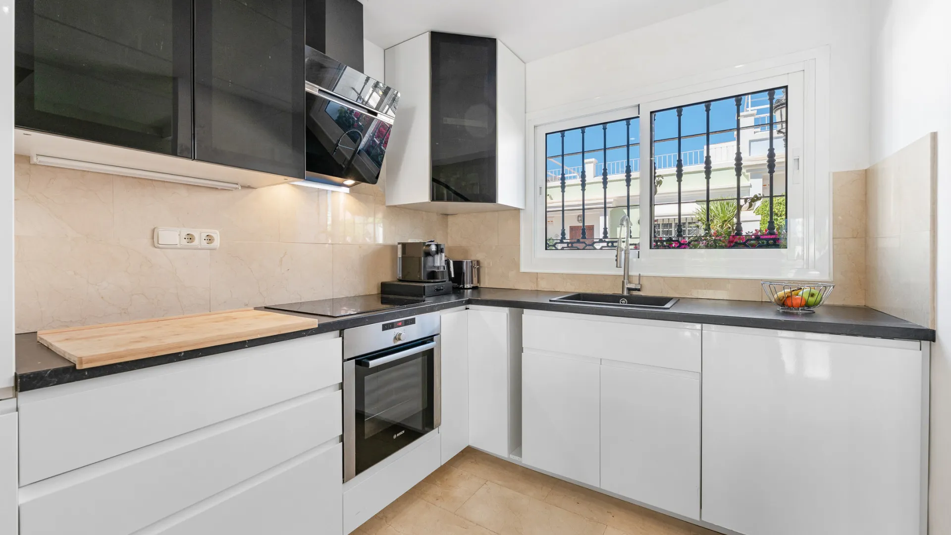 Town house for sale in Aloha Pueblo