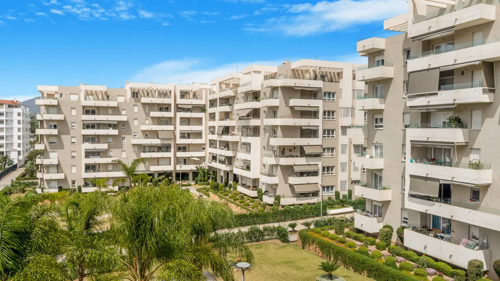 Apartamento en venta de 3 dormitorios en Nueva Andalucia