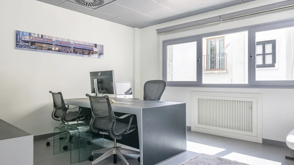 For sale commercial premises in Marbella - Puerto Banus