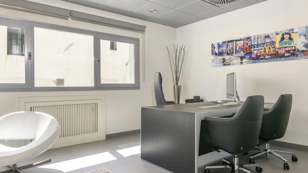 For sale commercial premises in Marbella - Puerto Banus