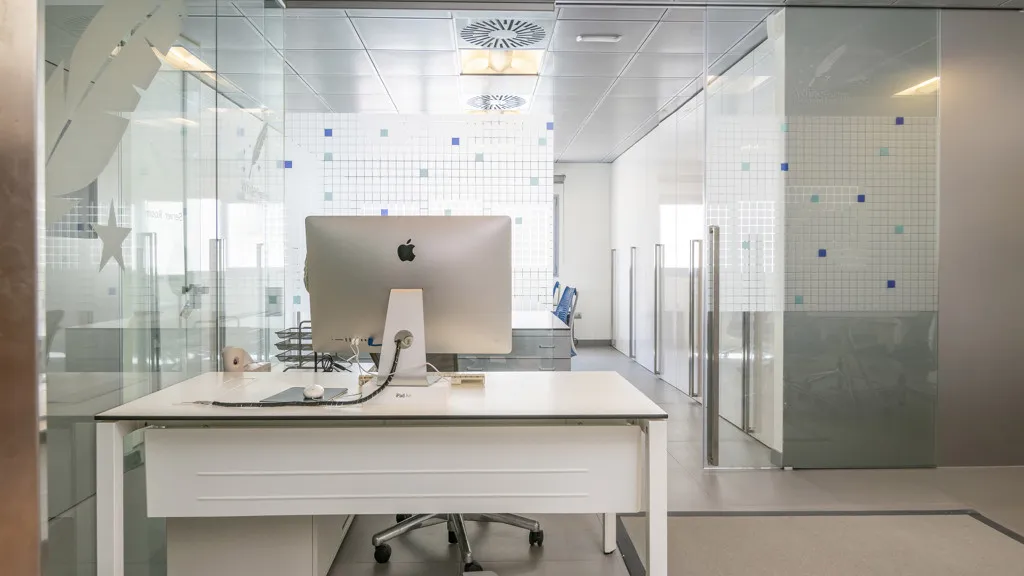 For sale commercial premises in Marbella - Puerto Banus