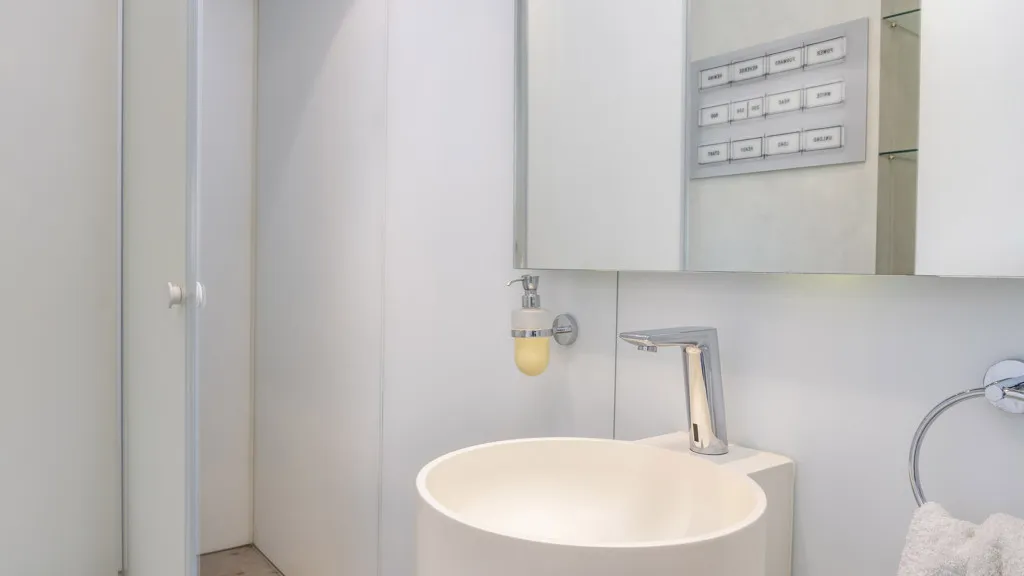 For sale commercial premises in Marbella - Puerto Banus