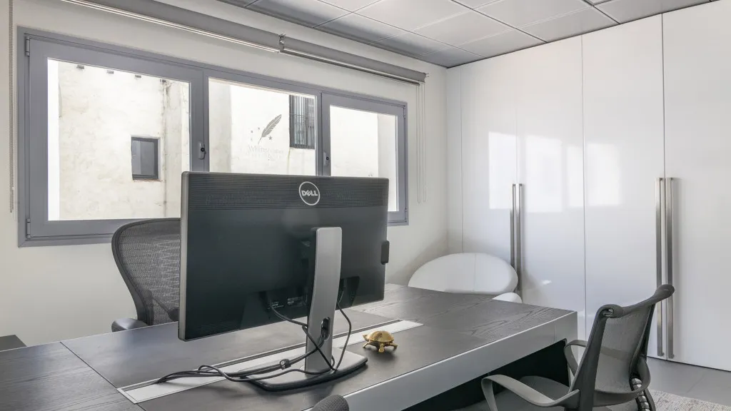 For sale commercial premises in Marbella - Puerto Banus