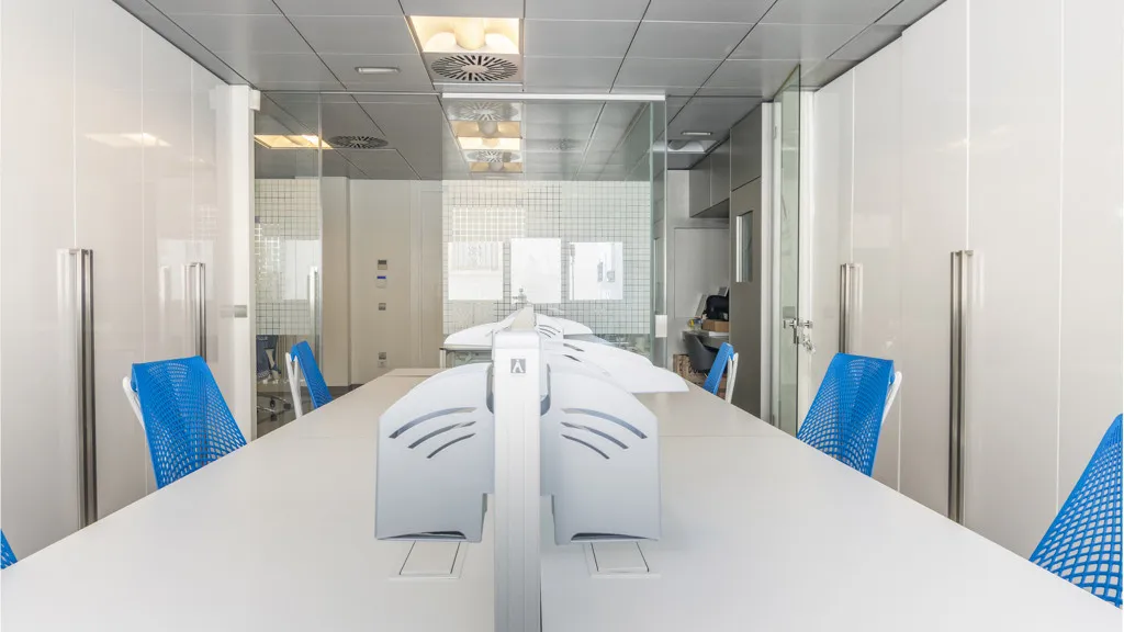 For sale commercial premises in Marbella - Puerto Banus