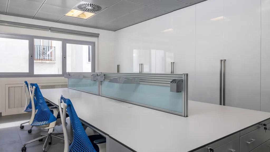 For sale commercial premises in Marbella - Puerto Banus