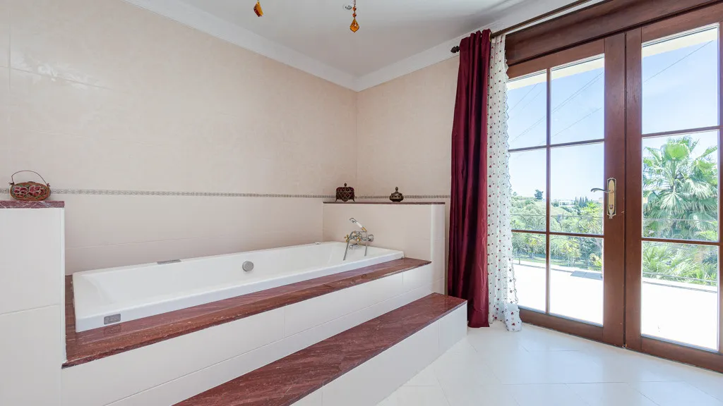 For sale chalet with 5 bedrooms in La Quinta