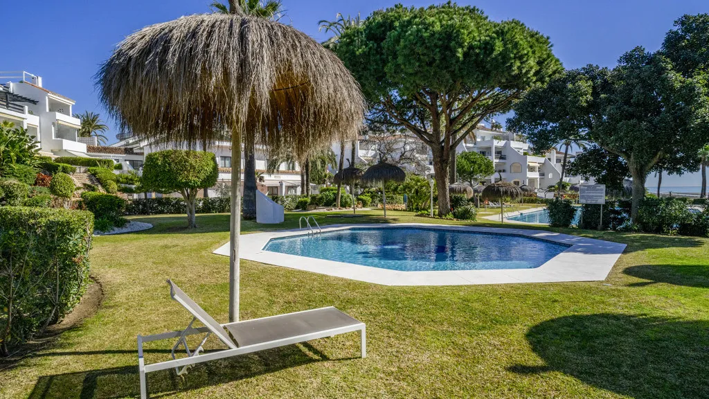 For sale chalet with 4 bedrooms in Golden Mile