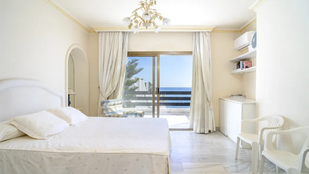 For sale chalet with 4 bedrooms in Golden Mile