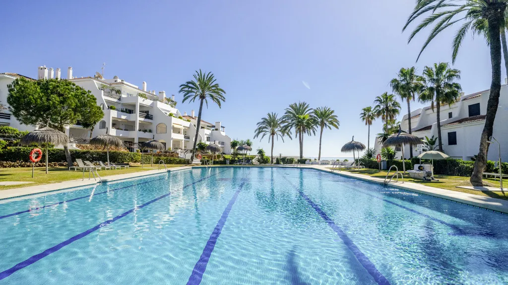 For sale chalet with 4 bedrooms in Golden Mile