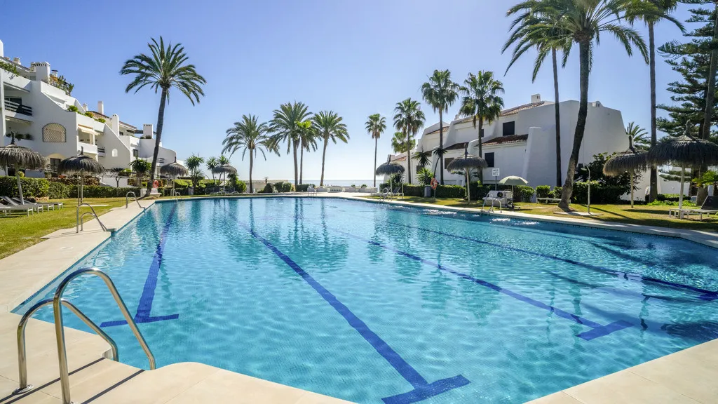 For sale chalet with 4 bedrooms in Golden Mile