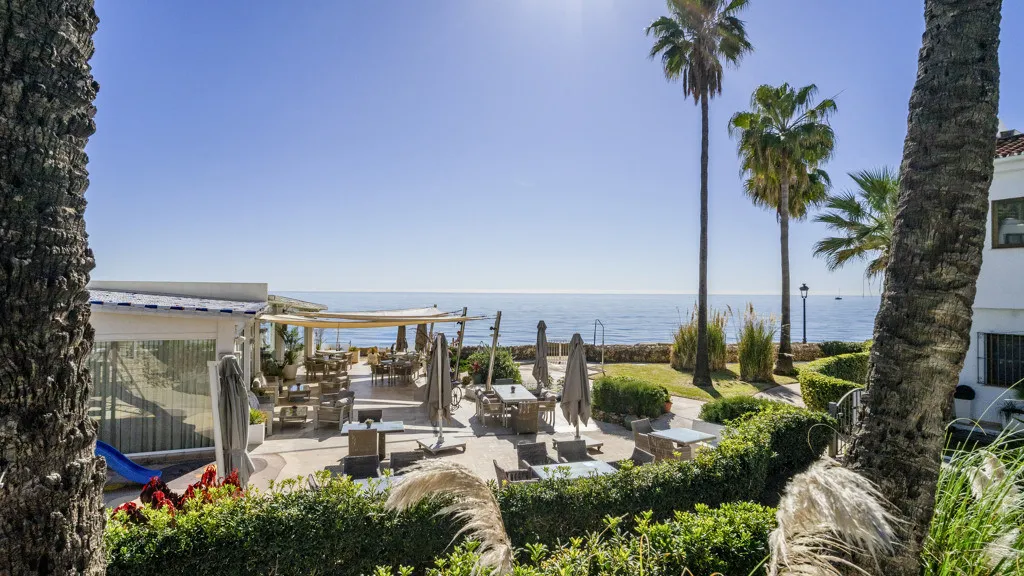 For sale chalet with 4 bedrooms in Golden Mile