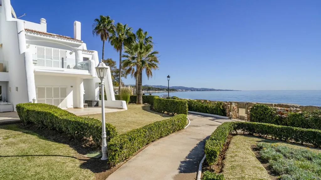 For sale chalet with 4 bedrooms in Golden Mile