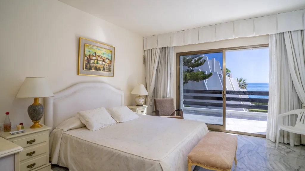 For sale chalet with 4 bedrooms in Golden Mile