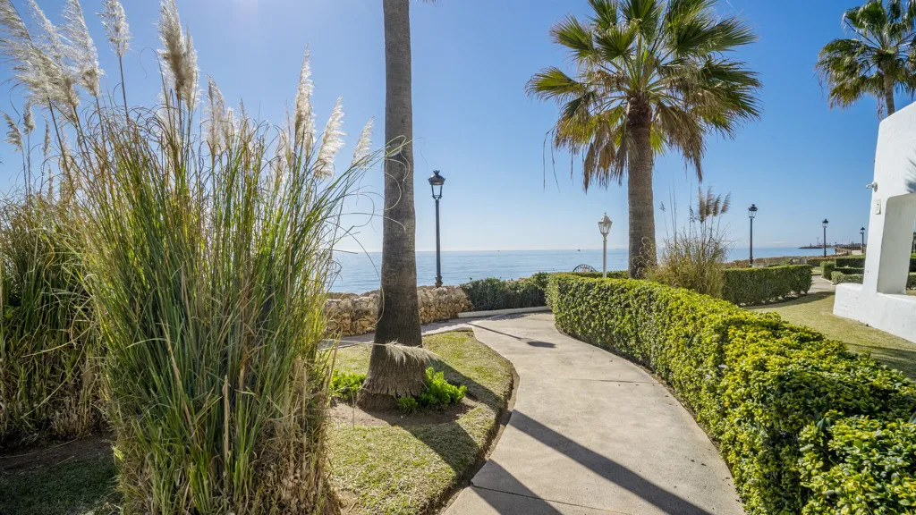 For sale chalet with 4 bedrooms in Golden Mile