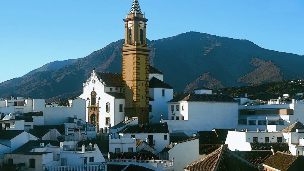 Buy plot in Estepona