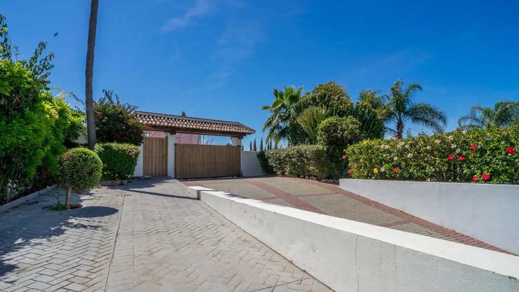 For sale chalet in Benahavis