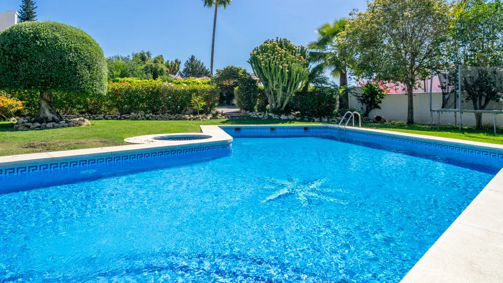 For sale chalet in Benahavis