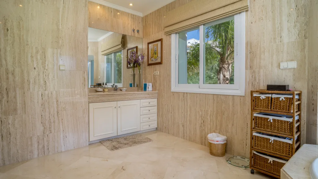For sale chalet in Benahavis