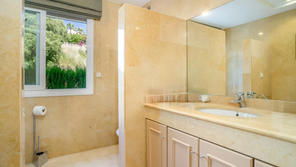 For sale chalet in Benahavis