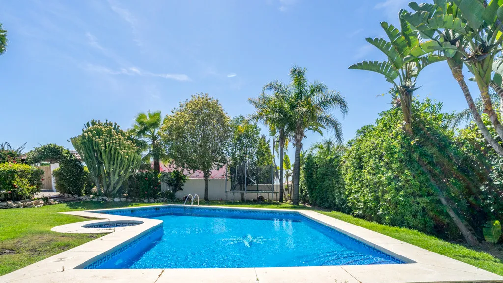 For sale chalet in Benahavis
