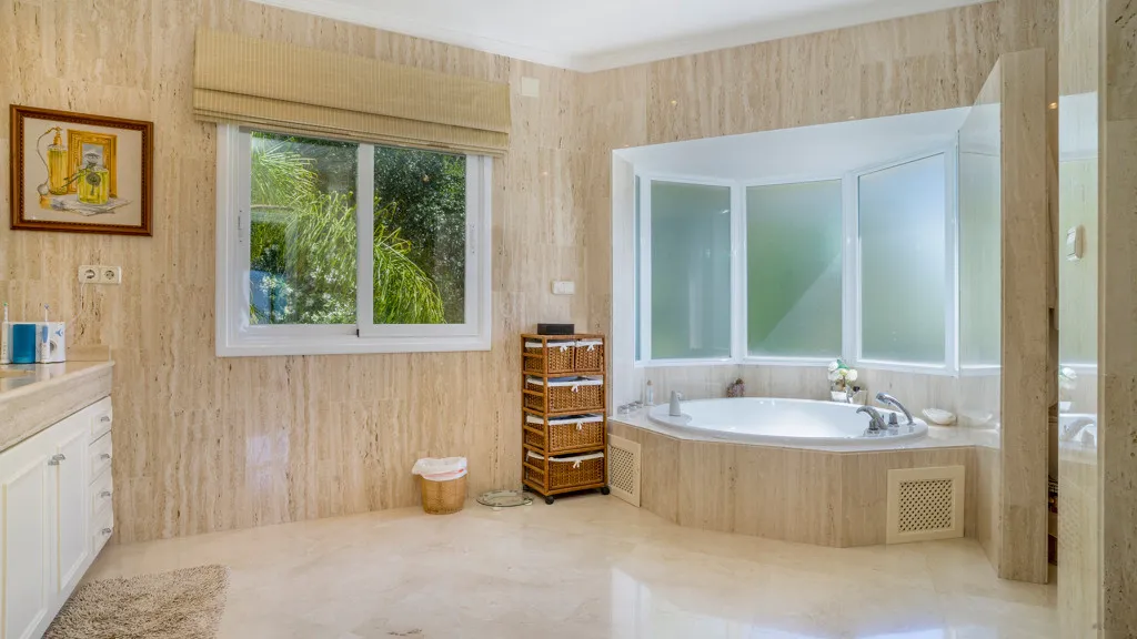 For sale chalet in Benahavis