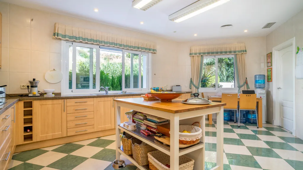 For sale chalet in Benahavis