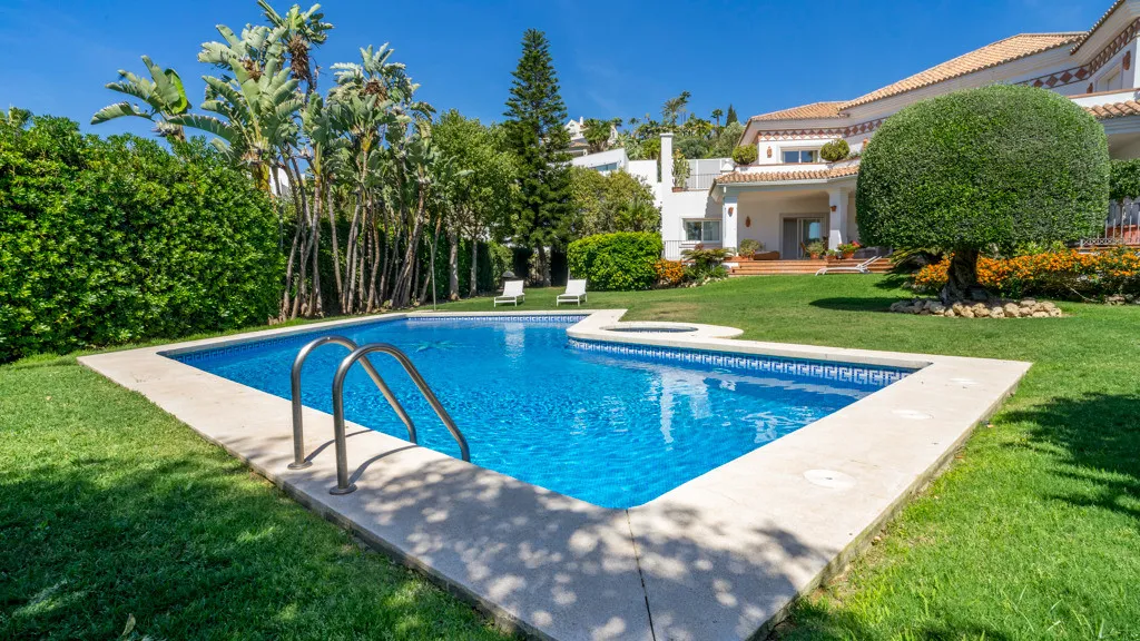 For sale chalet in Benahavis
