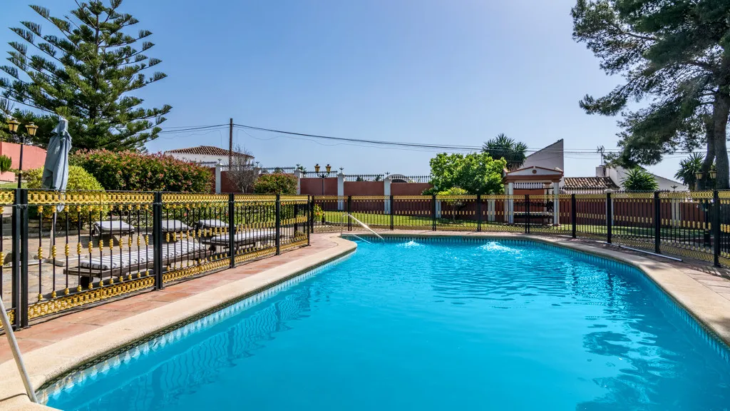 Don Pedro, chalet en venta de 6 dormitorios