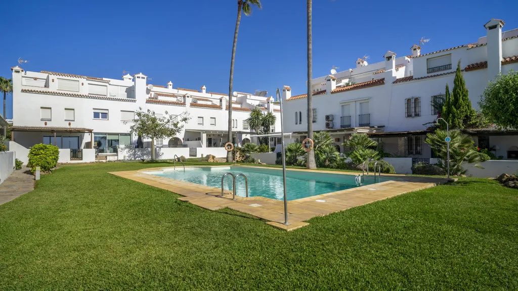Casares Playa, chalet de 3 dormitorios en venta