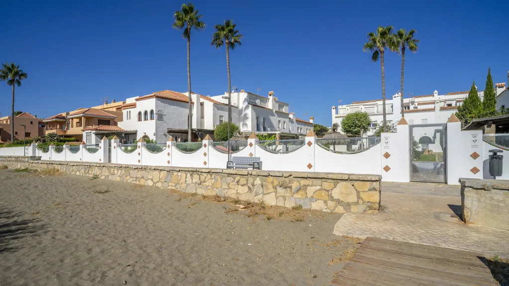 Casares Playa, chalet de 3 dormitorios en venta