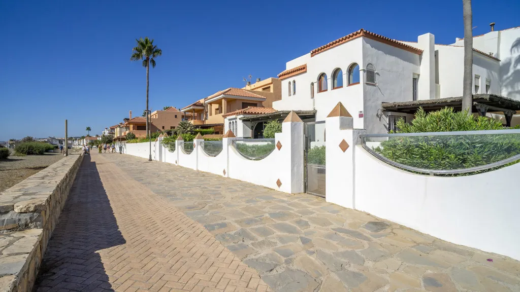 Casares Playa, chalet de 3 dormitorios en venta