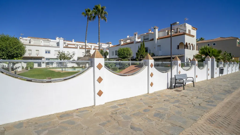 Casares Playa, chalet de 3 dormitorios en venta