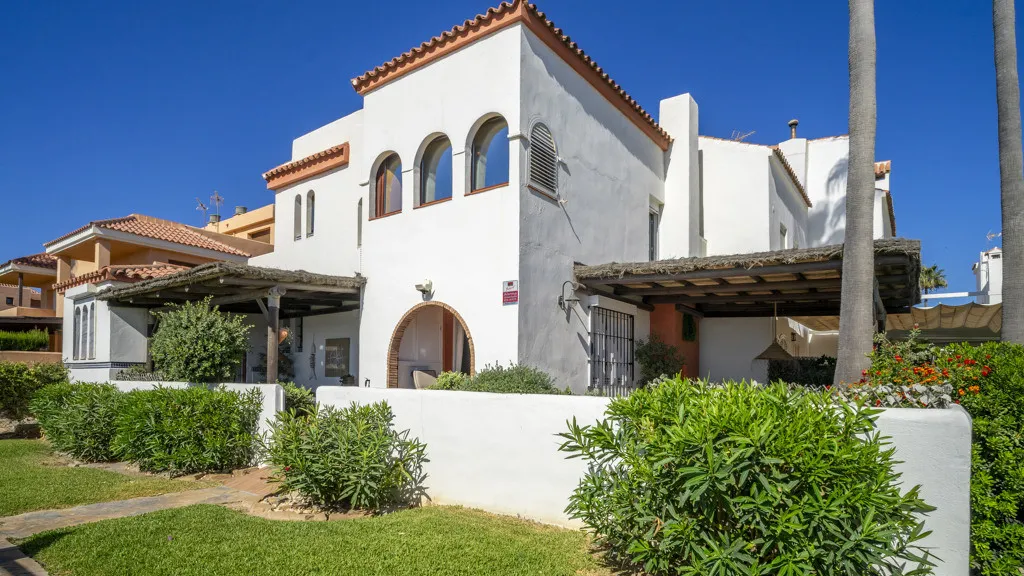 Casares Playa, chalet de 3 dormitorios en venta