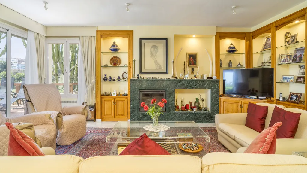 Chalet en venta en Benahavis con 5 dormitorios