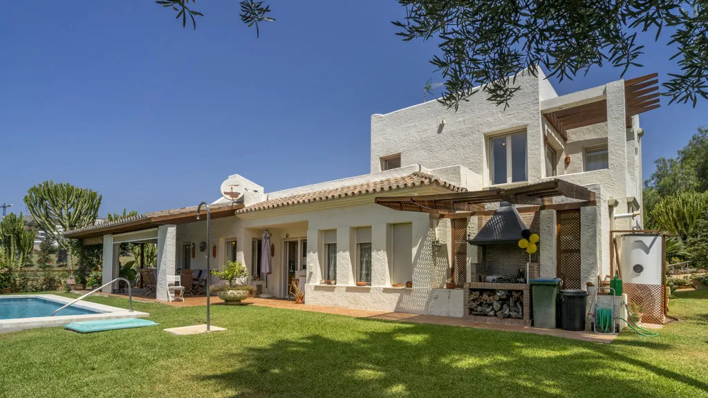 Chalet en venta en Benahavis con 5 dormitorios