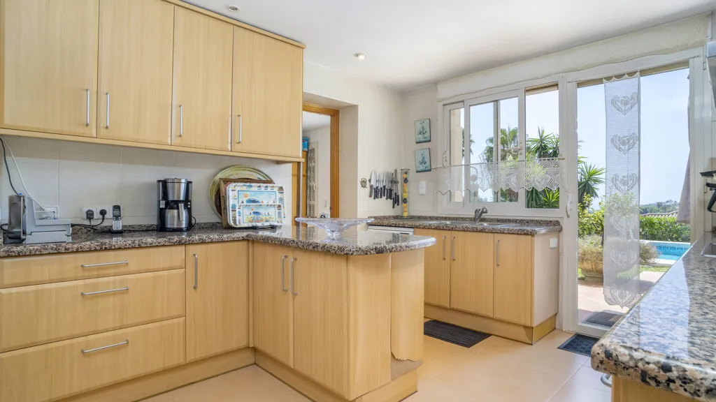 Chalet en venta en Benahavis con 5 dormitorios