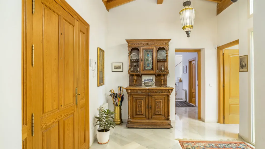 Chalet en venta en Benahavis con 5 dormitorios