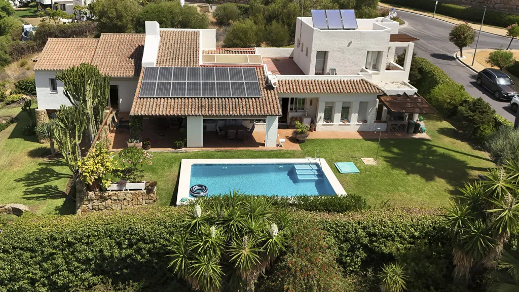 Chalet en venta en Benahavis con 5 dormitorios