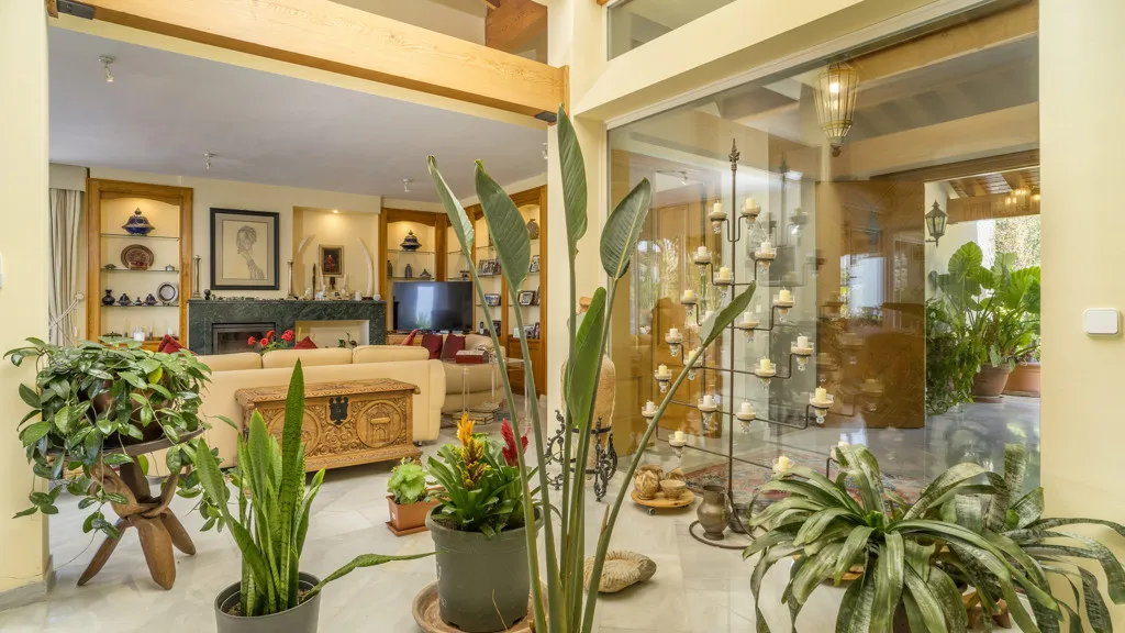 Chalet en venta en Benahavis con 5 dormitorios