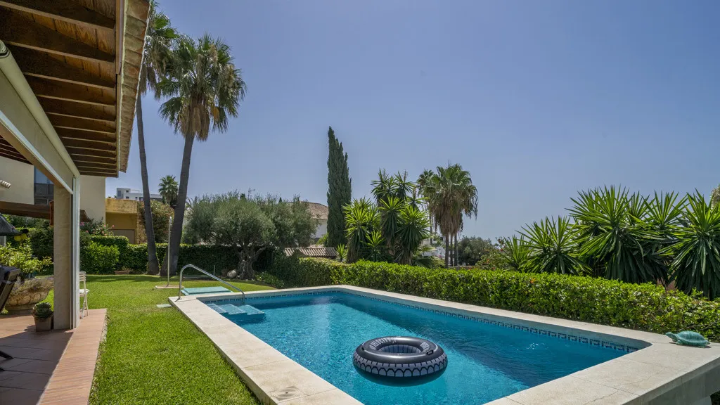 Chalet en venta en Benahavis con 5 dormitorios