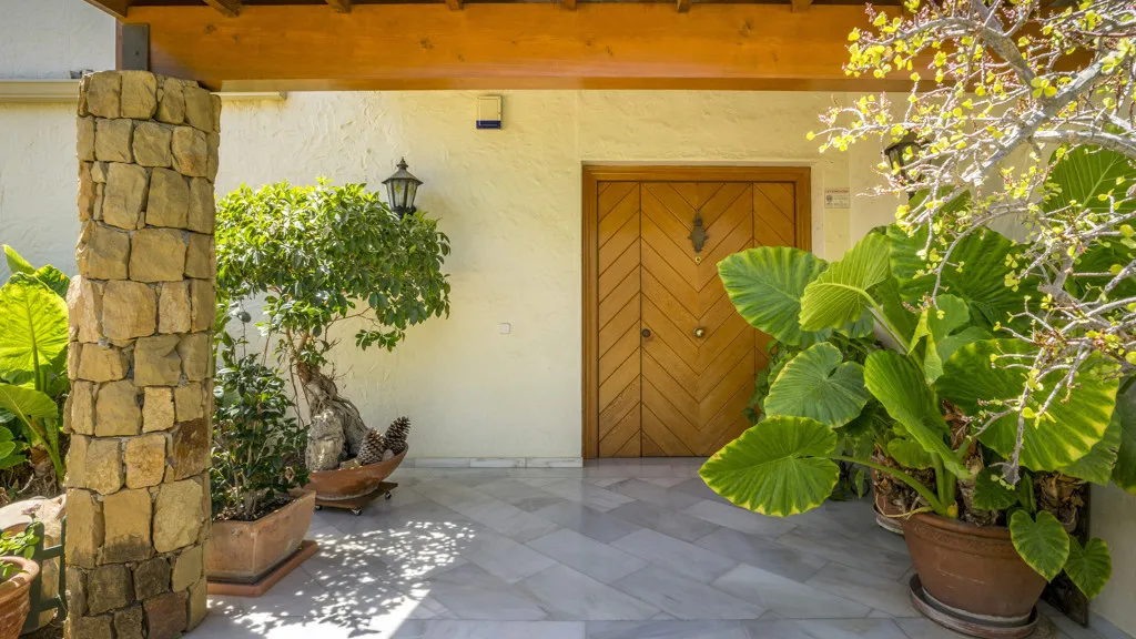 Chalet en venta en Benahavis con 5 dormitorios