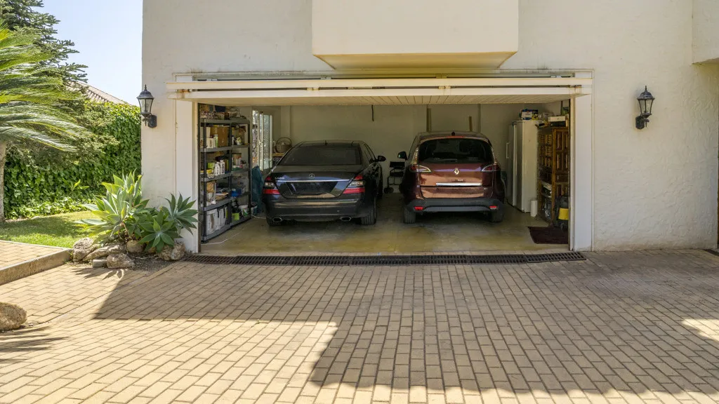 Chalet en venta en Benahavis con 5 dormitorios