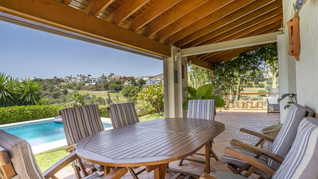 Chalet en venta en Benahavis con 5 dormitorios