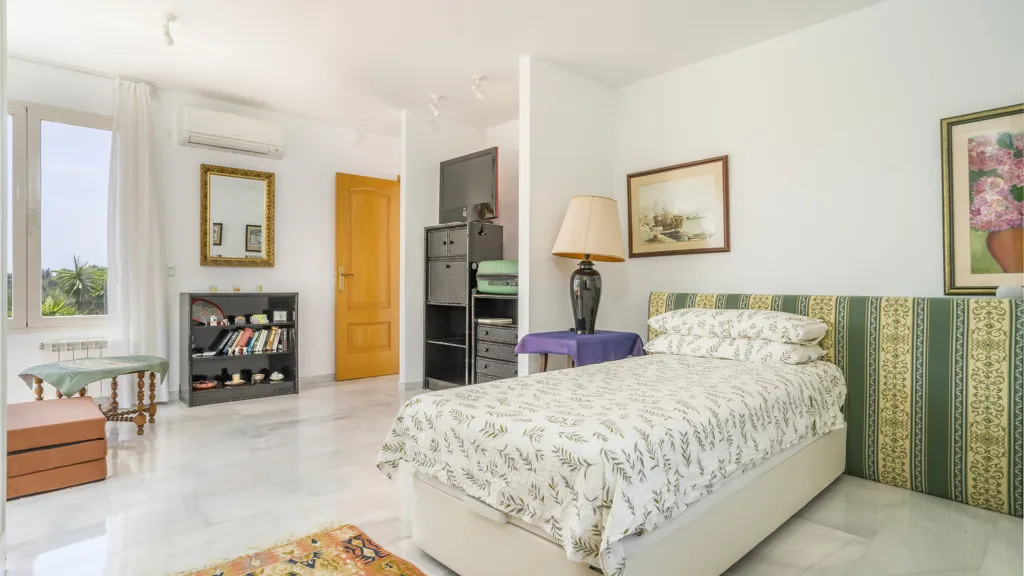 Chalet en venta en Benahavis con 5 dormitorios